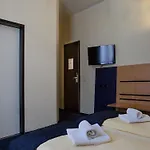 Ocean Pearl Frankfurt Station 3*
