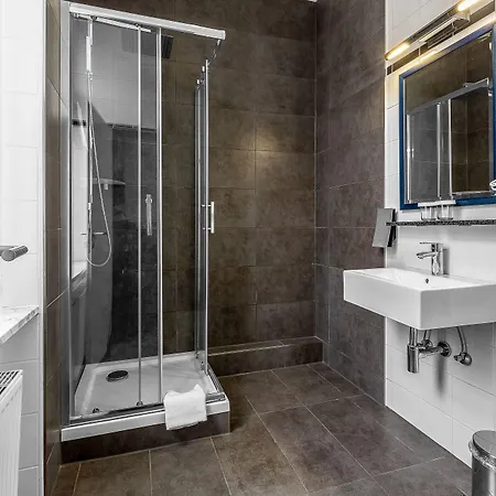 Ocean Pearl Frankfurt Station Hotel