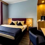 Ocean Pearl Frankfurt Station Hotel 3*
