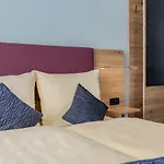 Hotel Ocean Pearl Frankfurt Station 3*