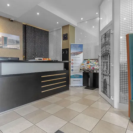 Szálloda Comfort Frankfurt Station