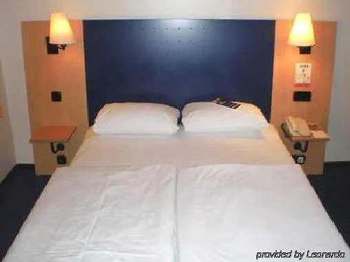 Hotel Comfort Frankfurt Station 3*