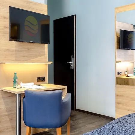 Hotel Comfort Frankfurt Station 3*
