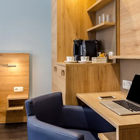 Hotell Comfort Frankfurt Station 3*