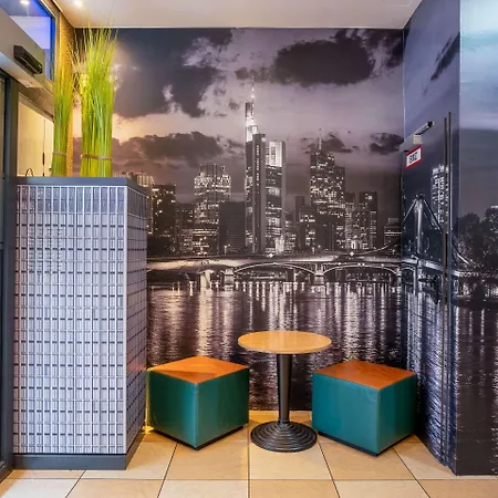 Comfort Frankfurt Station Hotel 3*